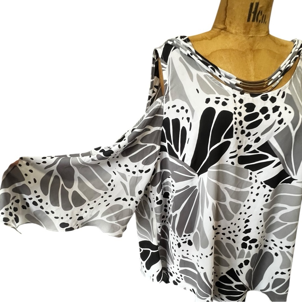 BOLD elements Monochrome Cold Shoulder Floral Blouse NWT XL - Picture 3 of 10